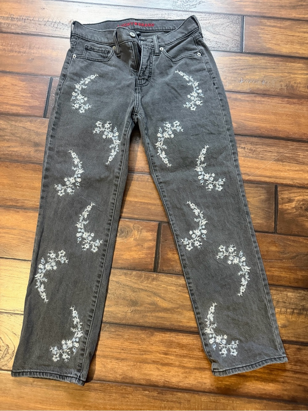 Lucky Women’s Gray Embroidered in Straight-Leg Jeans